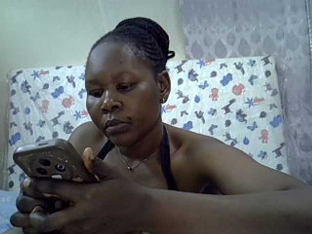 Queen3slim live cam on BongaCams