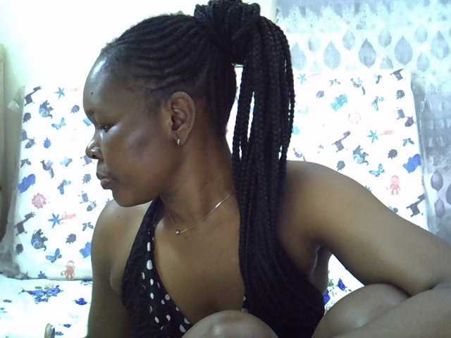 Queen3slim live cam on BongaCams