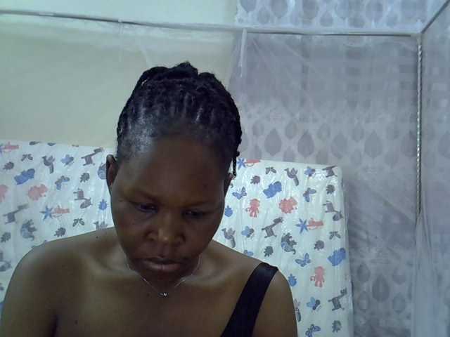 Queen3slim live cam on BongaCams