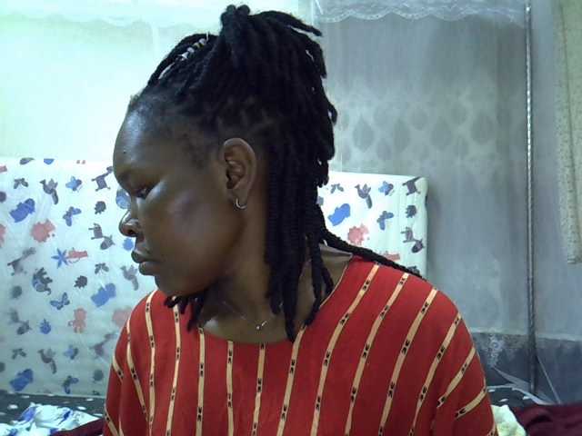 Queen3slim live cam on BongaCams