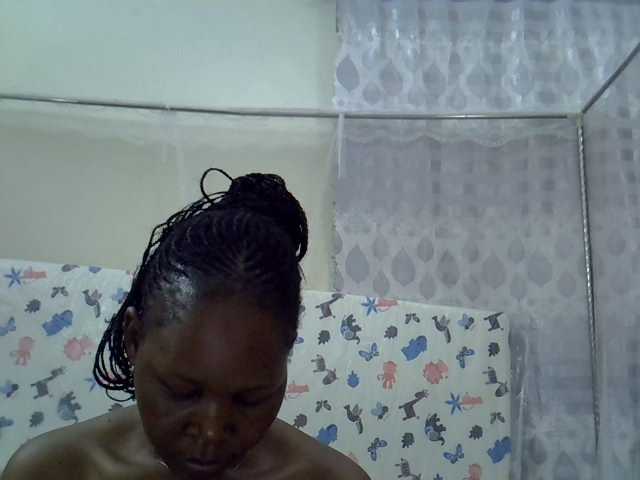 Queen3slim live cam on BongaCams