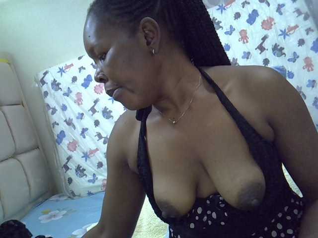 Queen3slim live cam on BongaCams
