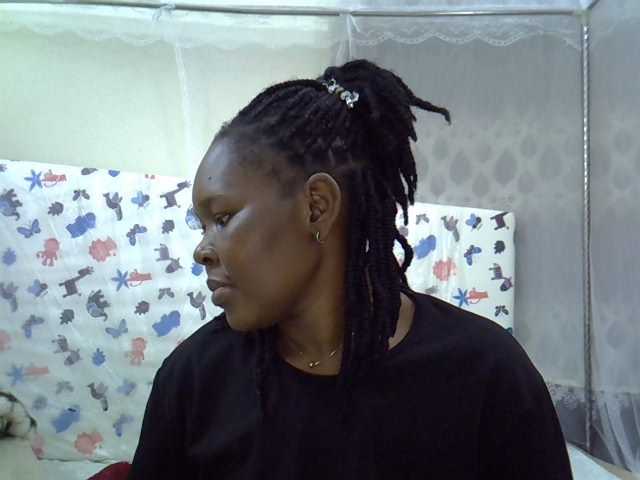 Queen3slim live cam on BongaCams