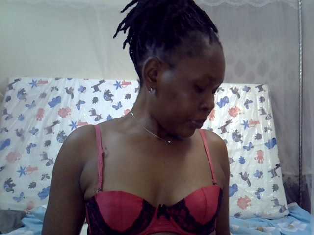 Queen3slim live cam on BongaCams