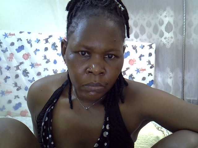 Queen3slim live cam on BongaCams