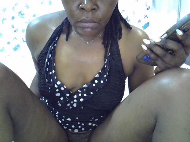 Queen3slim live cam on BongaCams