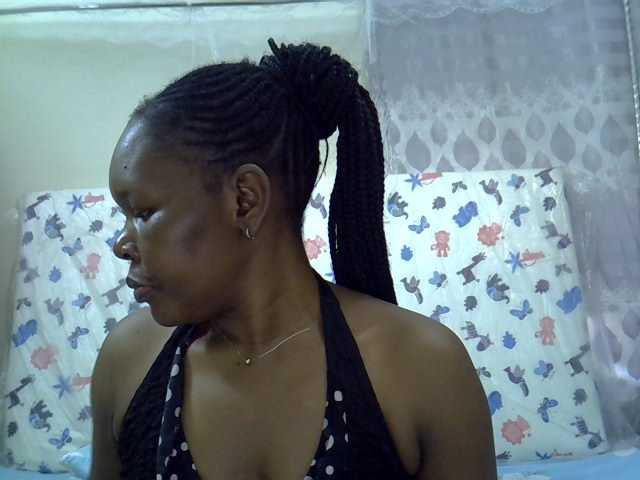 Queen3slim live cam on BongaCams