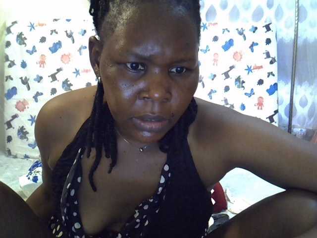 Queen3slim live cam on BongaCams