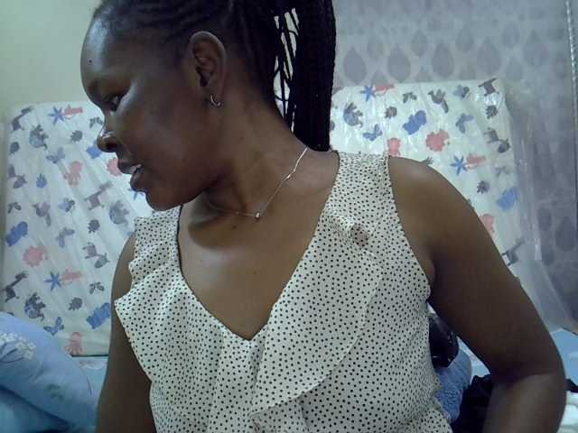 Queen3slim live cam on BongaCams