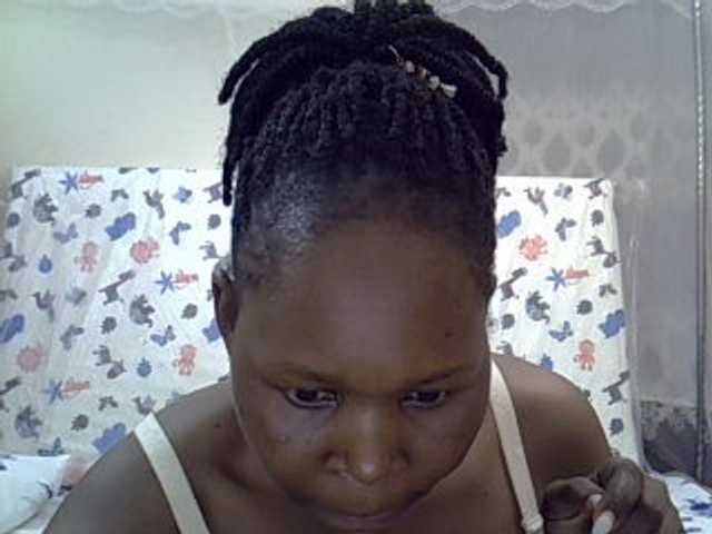 Queen3slim live cam on BongaCams