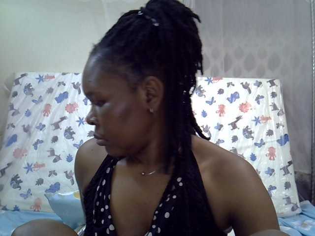 Queen3slim live cam on BongaCams