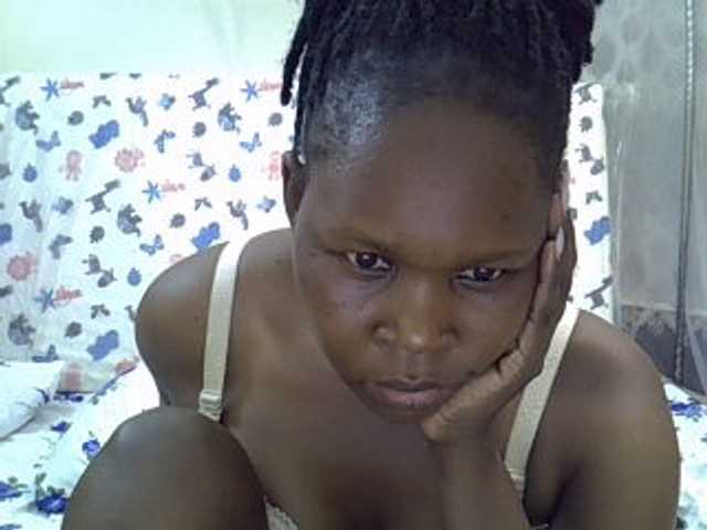Queen3slim live cam on BongaCams