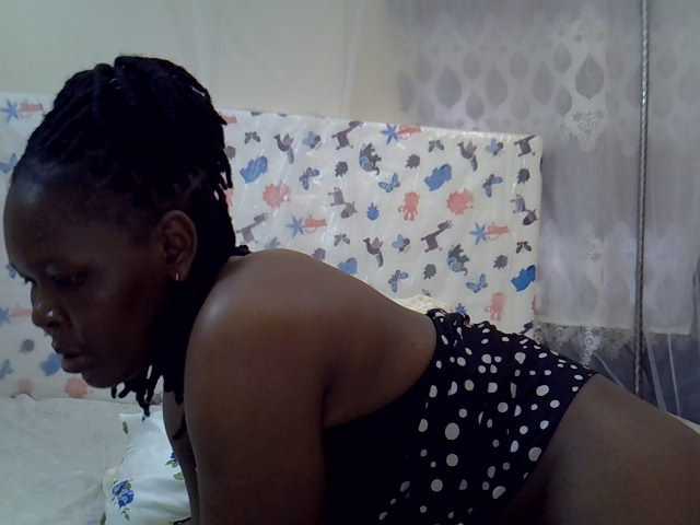 Queen3slim live cam on BongaCams