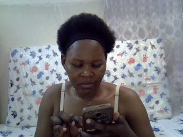 Queen3slim live cam on BongaCams