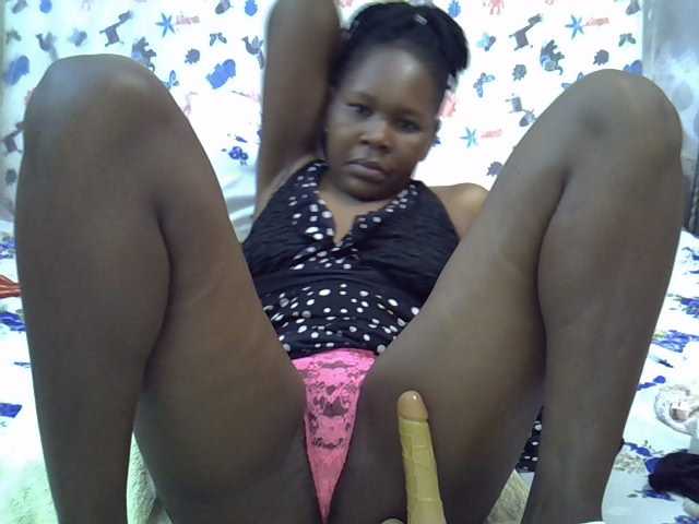 Queen3slim live cam on BongaCams