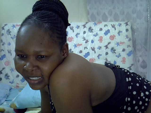 Queen3slim live cam on BongaCams