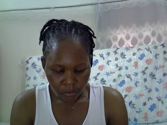Queen3slim live cam on BongaCams