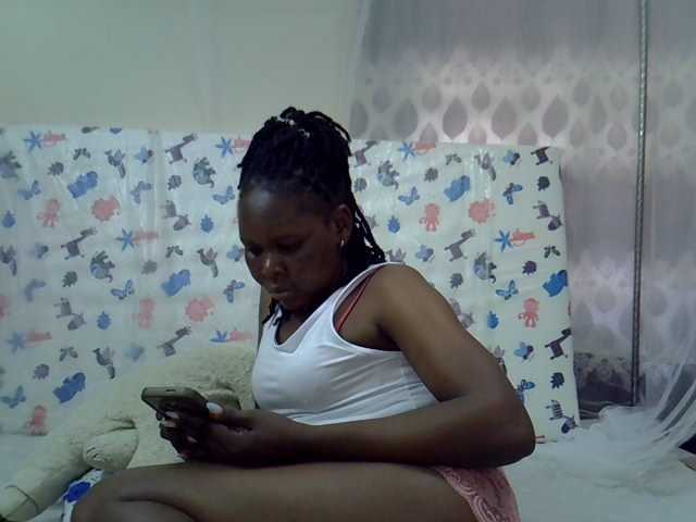 Queen3slim live cam on BongaCams