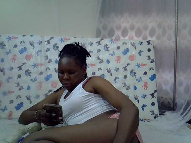 Queen3slim live cam on BongaCams