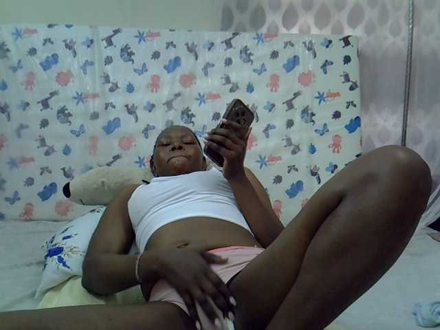 Queen3slim live cam on BongaCams