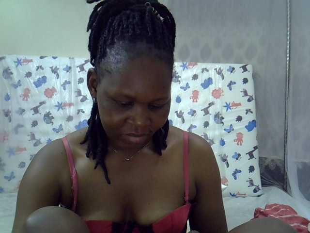 Queen3slim live cam on BongaCams