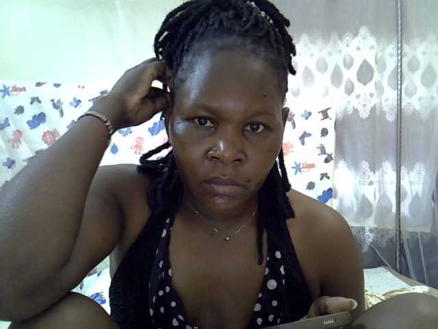 Queen3slim live cam on BongaCams
