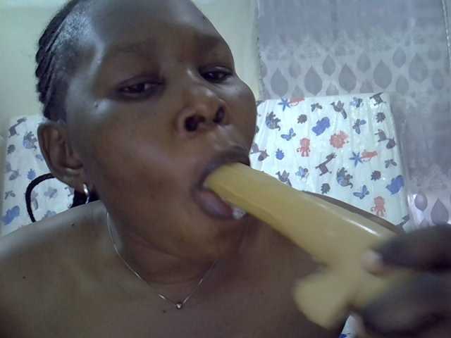 Queen3slim, en vivo ahora en BongaCams