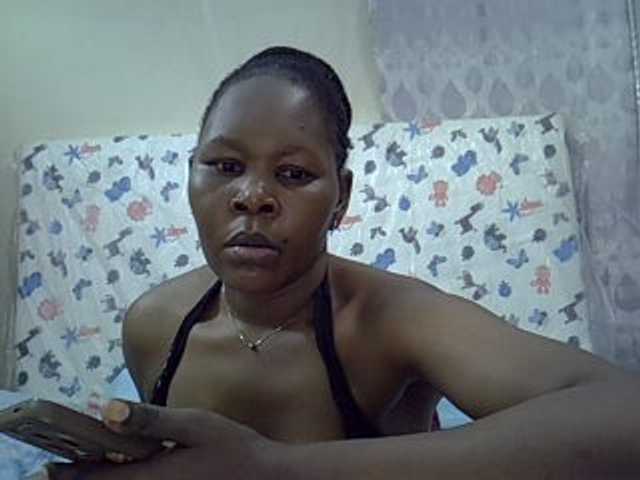 Queen3slim live cam on BongaCams