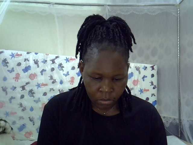 Queen3slim live cam on BongaCams