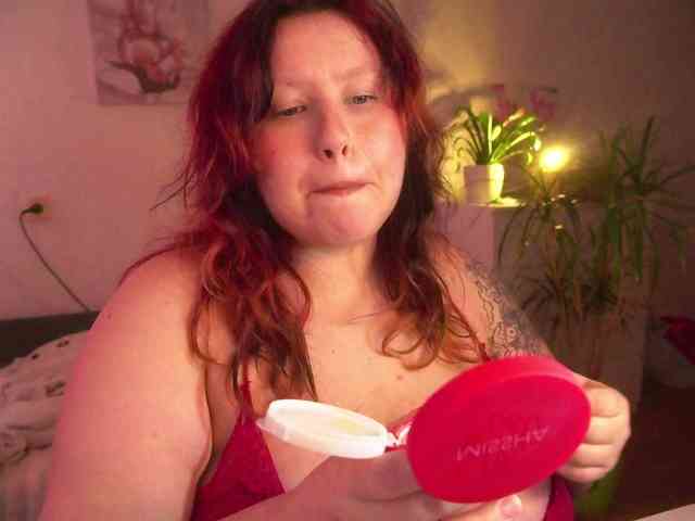 LiliyaMoonn webcam