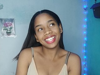 Elynah07's Live Webcam