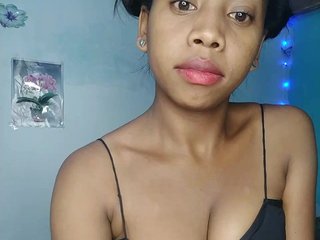 Elynah07's Live Webcam