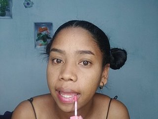 Elynah07's Live Webcam
