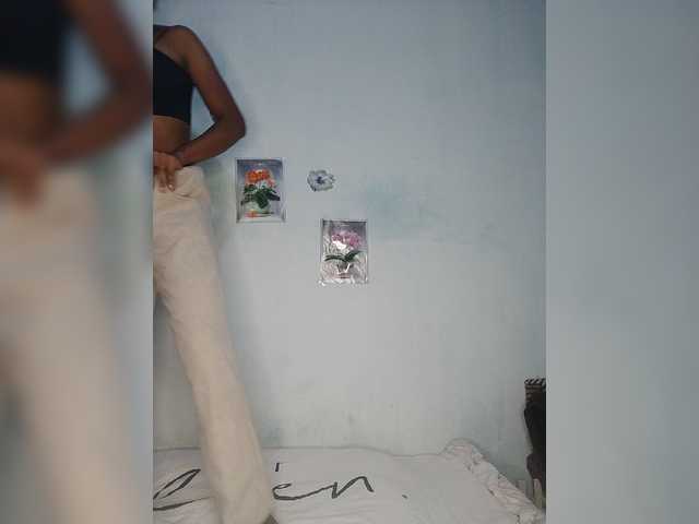 Elynah07 live cam on BongaCams