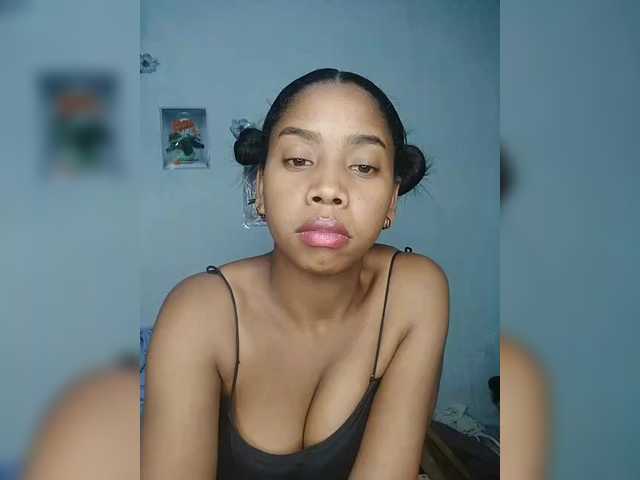 Elynah07 live cam on BongaCams