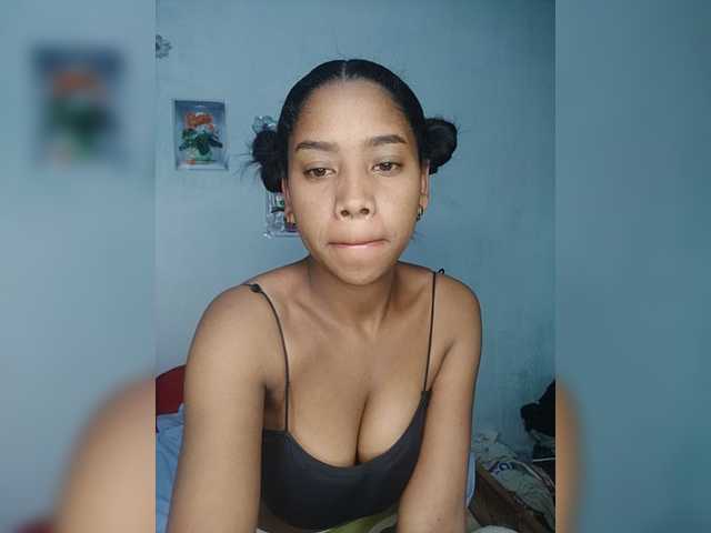 Elynah07 live cam on BongaCams