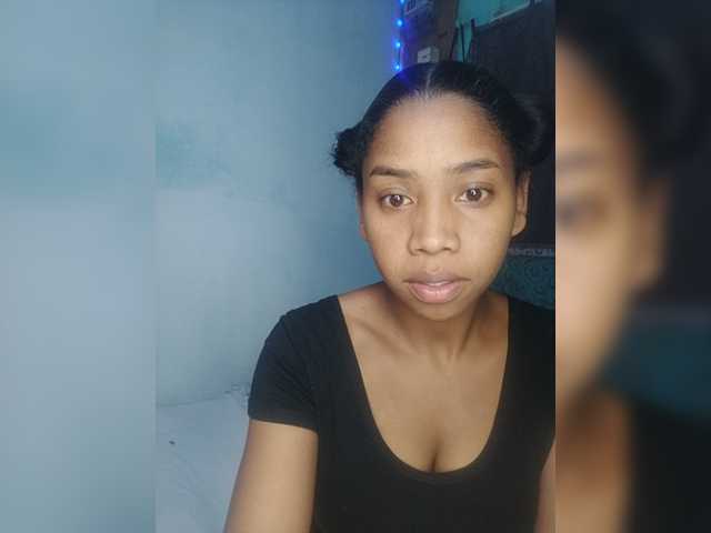 Elynah07 live cam on BongaCams