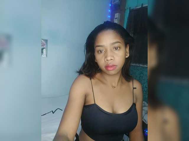 Elynah07 live cam on BongaCams