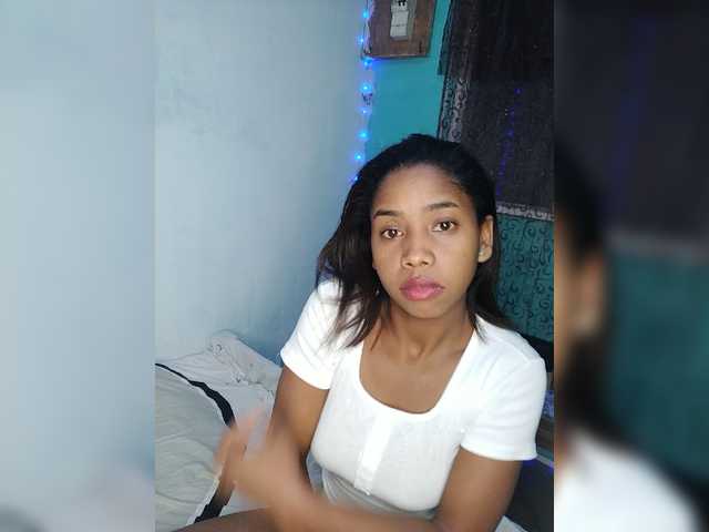 Elynah07 live cam on BongaCams