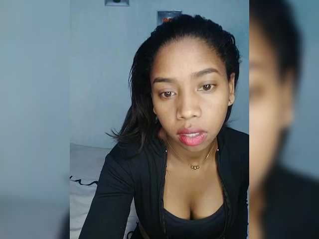 Elynah07 live cam on BongaCams