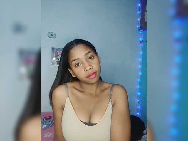 Elynah07 live cam on BongaCams