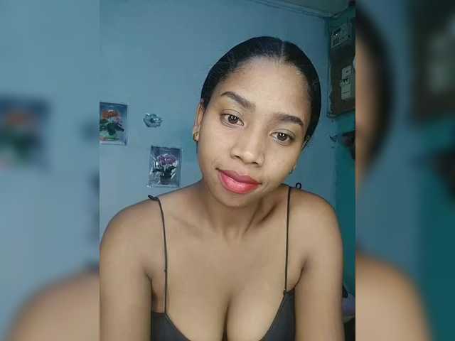 Elynah07 live cam on BongaCams