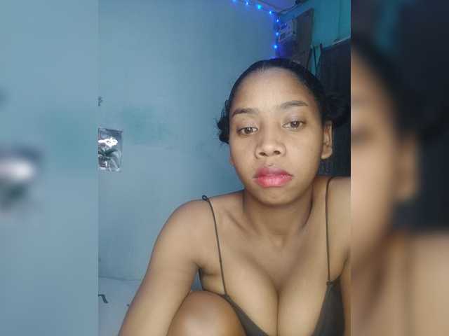 Elynah07 live cam on BongaCams