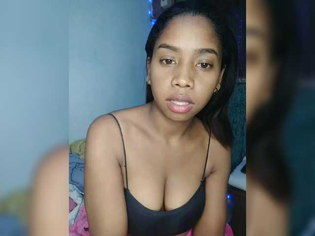 Elynah07 live cam on BongaCams