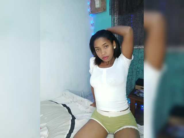Elynah07 live cam on BongaCams