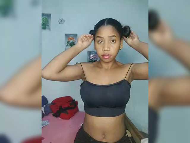 Elynah07 live cam on BongaCams