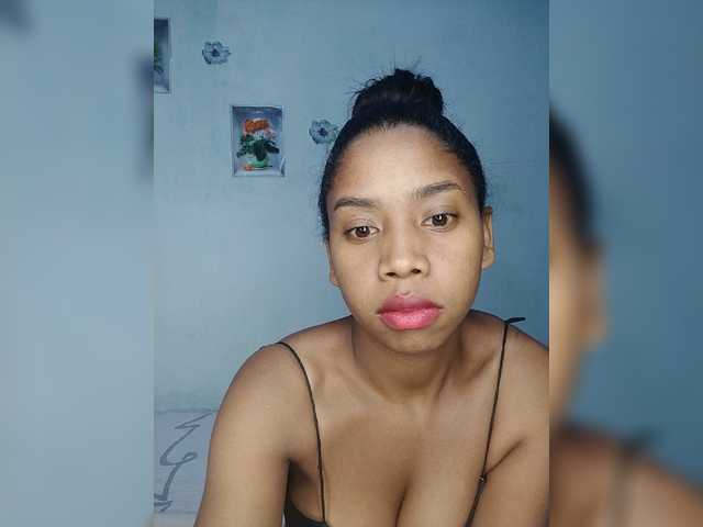 Elynah07 live cam on BongaCams