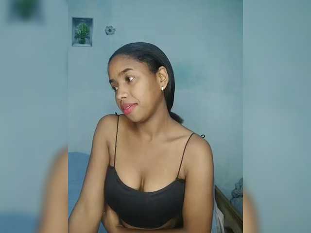 Elynah07 live cam on BongaCams
