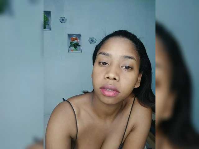 Elynah07 live cam on BongaCams