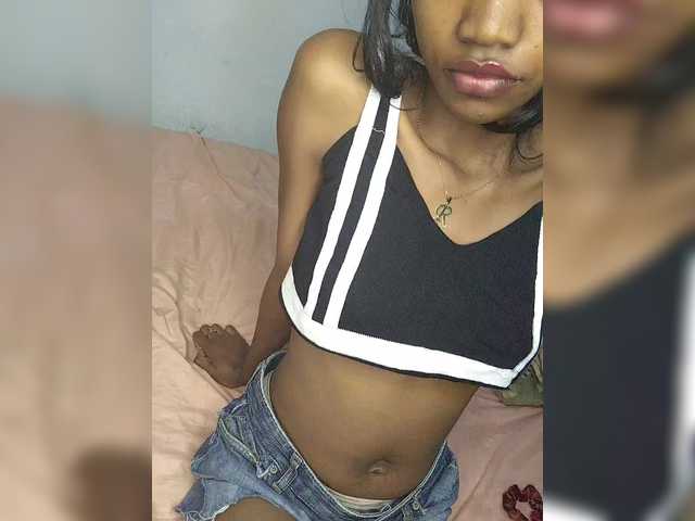 Elynah07 live cam on BongaCams